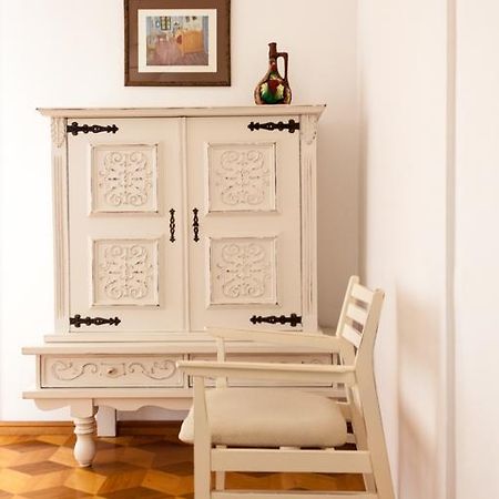 Apartment Janashia Тбилиси Екстериор снимка