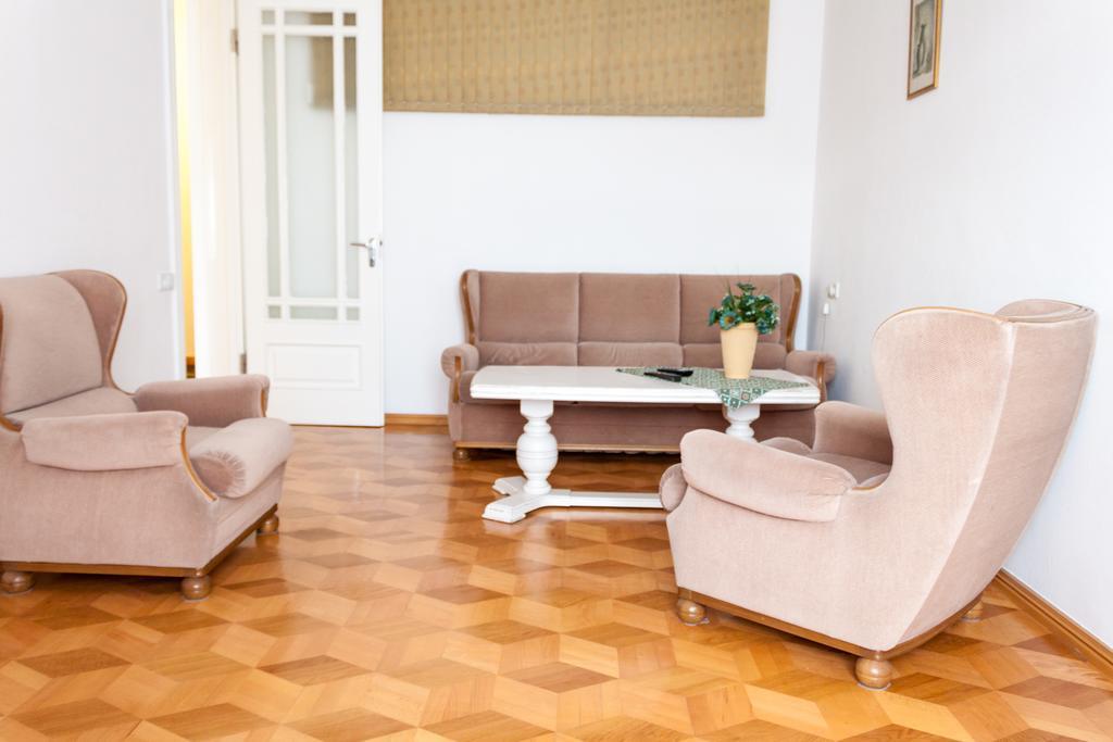Apartment Janashia Тбилиси Екстериор снимка
